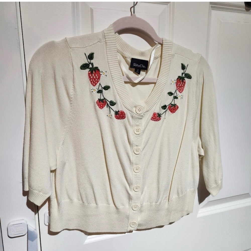 Strawberry and cream cropped retro chic cardigan - Picture 2 of 3